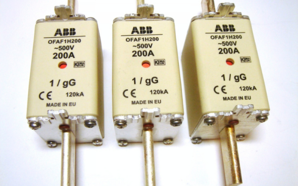 Cầu chì HRC Loại GG OFAF1H200 mã 1SCA022627R4490